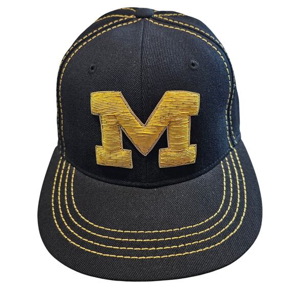 Vintage Michigan Wolverines Fitted Hat 90s Black Yellow Flat Bill Sz 7 1/4 Retro - Picture 1 of 8
